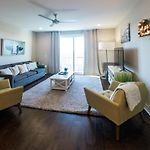 Modern Skyline-View Townhome For Groups Up To 8