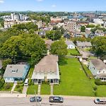 Spacious Nashville Townhouse W Exclusive Backyard