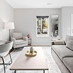 Landing Modern Apartment With Amazing Amenities