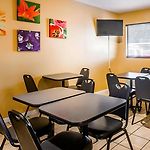 Super 8 By Wyndham Hermitage Nashville