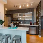 Artsy Extended Retreat Downtown Holiday home *