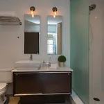 Artsy Extended Retreat Downtown Holiday home *
