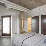 Holiday home Gaze At Sprawling Vistas Through Walls Of Windows *