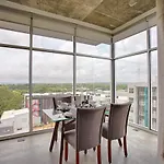 Holiday home Gaze At Sprawling Vistas Through Walls Of Windows