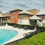 Express Airport By Ihg Hotel 3*