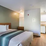 Hometowne Studios By Red Roof Nashville - Airport/Briley Pkwy