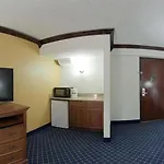Express & Nashville-i-40 & I-24 Hotel