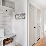 Brand New Luxury Near Downtown