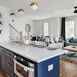 Brand New Luxury Near Downtown