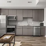 Holiday home Endeavor 202