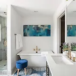 Holiday home Brand New Luxury Near Downtown