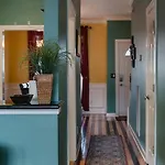 Vacation 5 Mins To Down Town 2 Bedrooms 2 Baths Garden Area Hot Tub Nashville