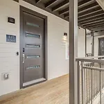 Holiday home Endeavor 301