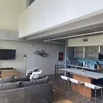 Holiday home Artsy Chic 1br 30day Min With Wifi Ac Parking Tv Furnished Rooftop