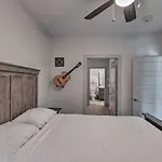 Modern Condo: 7 Mi To Downtown! *