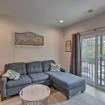 Holiday home Modern Condo: 7 Mi To Downtown! Nashville