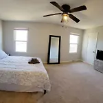 Cheerful 3 Bedroom Townhouse In Central Nashville