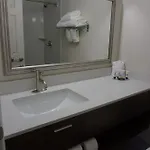 Red Lion & Airport Hotel