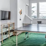 Holiday home Big New And Modern With Skyline View Mural And Ping Pong Nashville