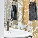 Big New And Modern With Skyline View Mural And Ping Pong Holiday home