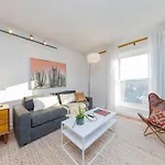 Music Row Retreat With Pool And Free Parking, Walk To Bars!