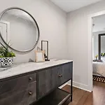 3 Bedroom Townhome In The Heart Of Nashville! *