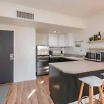 Music Row Retreat With Pool And Free Parking, Walk To Bars!