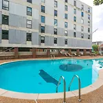 Apartment Music Row Retreat With Pool And Free Parking, Walk To Bars! *