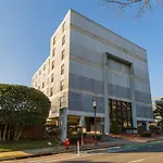Music Row Retreat With Pool And Free Parking, Walk To Bars! Apartment
