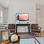 3 Bedroom Townhome In The Heart Of Nashville! *