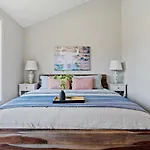 3 Bedroom Townhome In The Heart Of Nashville! *