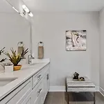 3 Bedroom Townhome In The Heart Of Nashville! * Nashville