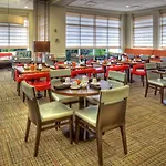 Hilton Garden Airport Hotel 3*