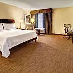 Hotel Hilton Garden Airport 3*