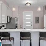 1st Floor No Steps - 2 Miles To Downtown Apartment