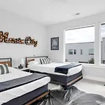 Big New And Modern With Skyline View Mural And Ping Pong * Nashville