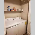 Luxury Townhome 20 Min To Music City, Apartment Nashville