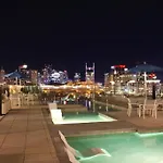 Luxury In The Gulch