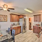 Holiday home Charming ~ 6 Mi To Downtown! *