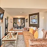 Holiday home Charming ~ 6 Mi To Downtown! Nashville