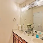 Holiday home Charming ~ 6 Mi To Downtown! *