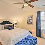 Charming ~ 6 Mi To Downtown!