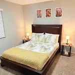 2-Bedroom Condo Downtown Nashville