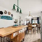 Holiday home Home In Walkable East Nashville 2 Miles To Nissan Stadium Alan Jackson *