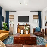 Holiday home Home In Walkable East Nashville 2 Miles To Nissan Stadium Alan Jackson Nashville