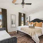 Holiday home Home In Walkable East Nashville 2 Miles To Nissan Stadium Alan Jackson Nashville