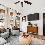 Holiday home Home In Walkable East Nashville 2 Miles To Nissan Stadium Alan Jackson Nashville