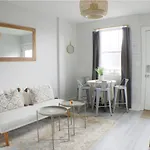 Weho House #11 Apartment