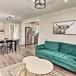 Holiday home ~ 7 Mi To Downtown!