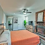Holiday home ~ 7 Mi To Downtown! *